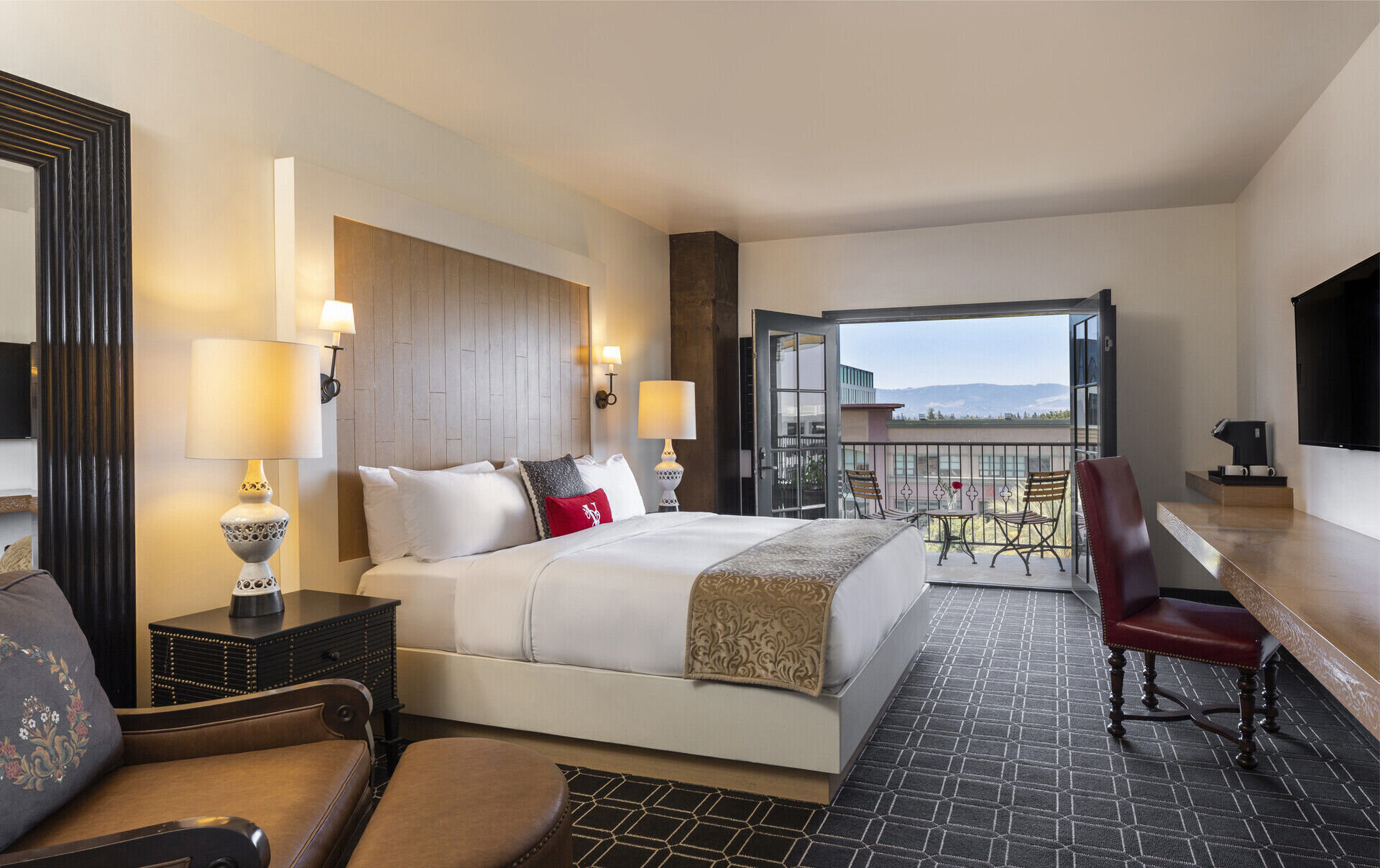 Rooms & Suites