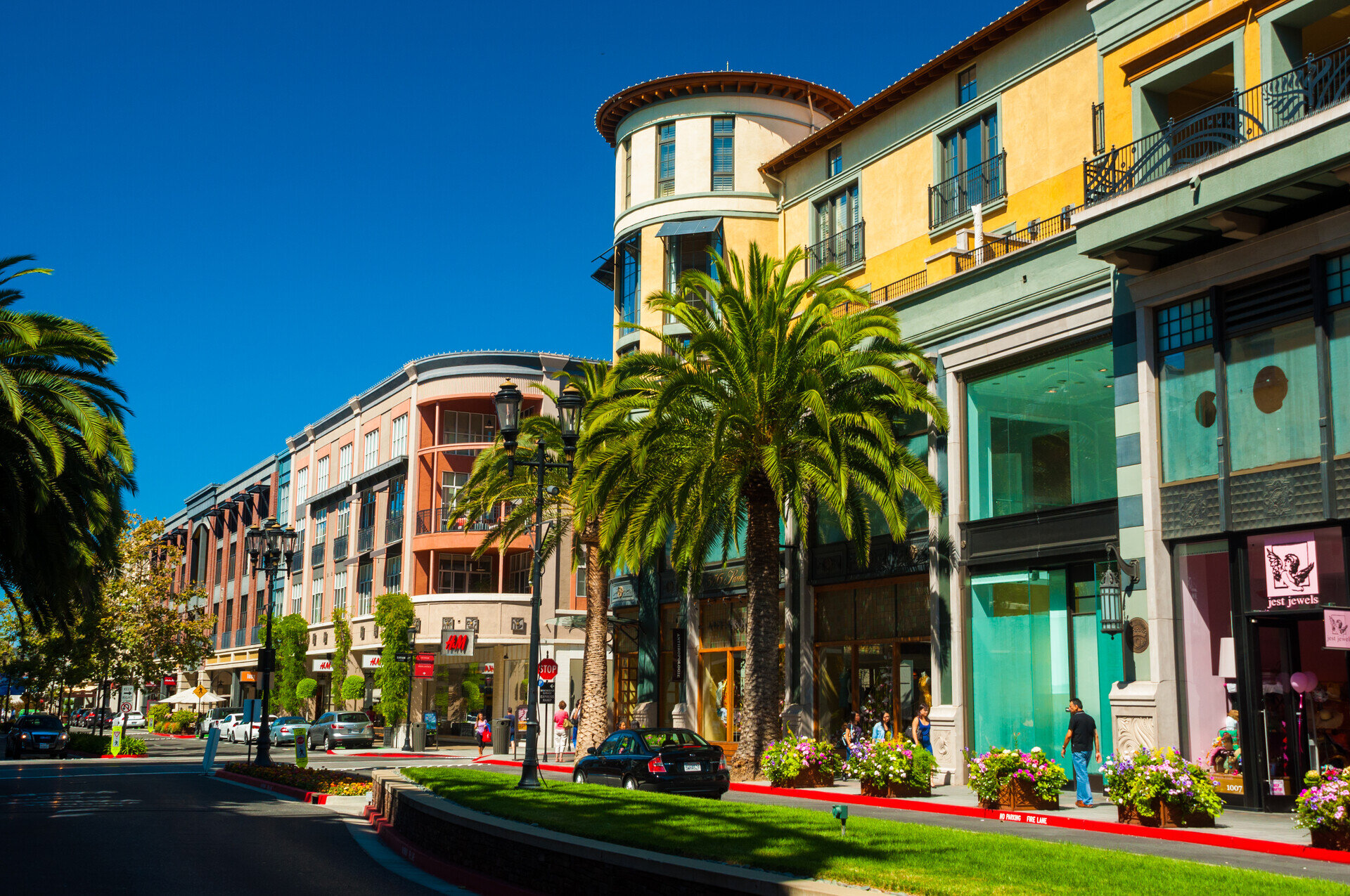 Santana Row Outdoors